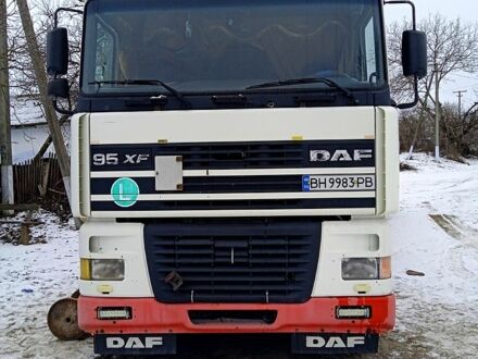 Білий Даф 95, об'ємом двигуна 12 л та пробігом 395 тис. км за 6000 $, фото 1 на Automoto.ua