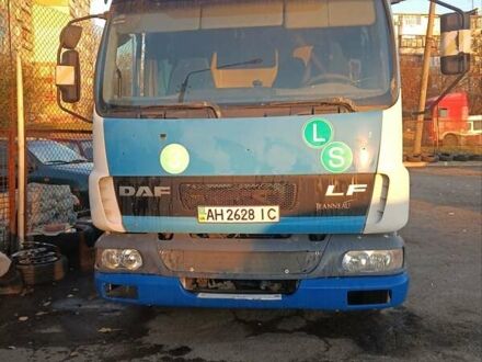 Даф LF 2004 у Запоріжжя на Automoto.ua Синій Даф LF, об'ємом двигуна 5.9 л та пробігом 1 тис. км за 12000 $, фото 1 на Automoto.ua