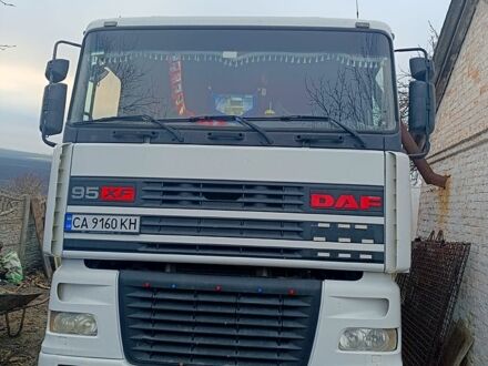 Даф XF 2001 у Новоархангельске на Automoto.ua Білий Даф XF, об'ємом двигуна 3.8 л та пробігом 1100 тис. км за 18000 $, фото 1 на Automoto.ua
