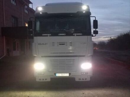 Белый Даф ХФ, объемом двигателя 12.6 л и пробегом 314 тыс. км за 10400 $, фото 1 на Automoto.ua