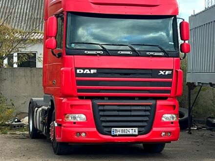 Даф XF 2006 у Арцизе на Automoto.ua Червоний Даф XF, об'ємом двигуна 0.13 л та пробігом 800 тис. км за 13000 $, фото 1 на Automoto.ua
