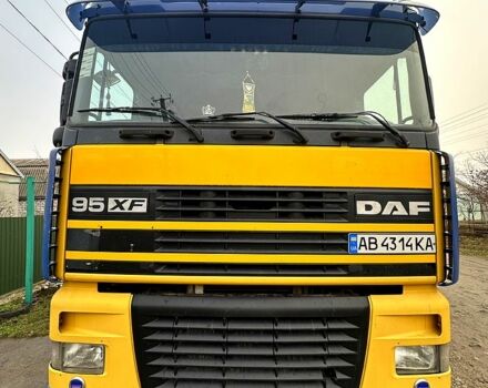 Желтый Даф ХФ, объемом двигателя 12.6 л и пробегом 996 тыс. км за 9700 $, фото 1 на Automoto.ua