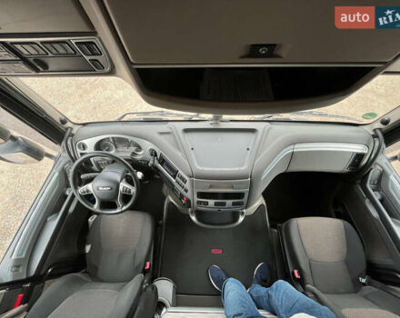 Серый Даф ХФ, объемом двигателя 12.9 л и пробегом 780 тыс. км за 15000 $, фото 9 на Automoto.ua