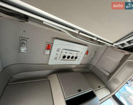 Серый Даф ХФ, объемом двигателя 12.9 л и пробегом 780 тыс. км за 15000 $, фото 10 на Automoto.ua