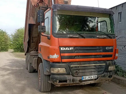Даф CF 85 2006 у Кам'янське (Дніпродзержинськ) на Automoto.ua Помаранчевий Даф CF 85, об'ємом двигуна 12.58 л та пробігом 400 тис. км за 24200 $, фото 1 на Automoto.ua