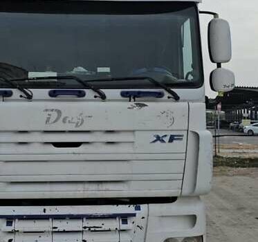 Белый Даф XF 105, объемом двигателя 12.9 л и пробегом 950 тыс. км за 20000 $, фото 1 на Automoto.ua