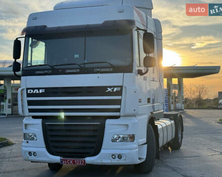 Белый Даф XF 105, объемом двигателя 12.9 л и пробегом 140 тыс. км за 9999 $, фото 1 на Automoto.ua