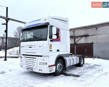 Білий Даф XF 105, об'ємом двигуна 12.9 л та пробігом 100 тис. км за 12500 $, фото 1 на Automoto.ua