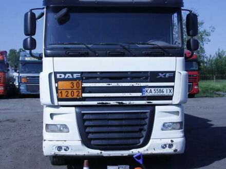 Белый Даф XF 105, объемом двигателя 12.9 л и пробегом 971 тыс. км за 15000 $, фото 1 на Automoto.ua