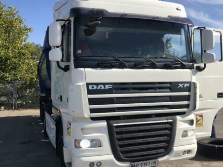 Даф XF 105 2013 в Запорожье на Automoto.ua Белый Даф XF 105, объемом двигателя 12.9 л и пробегом 950 тыс. км за 17300 $, фото 1 на Automoto.ua