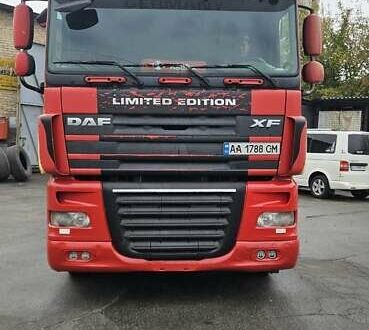 Красный Даф XF 105, объемом двигателя 12.9 л и пробегом 2 тыс. км за 7400 $, фото 1 на Automoto.ua