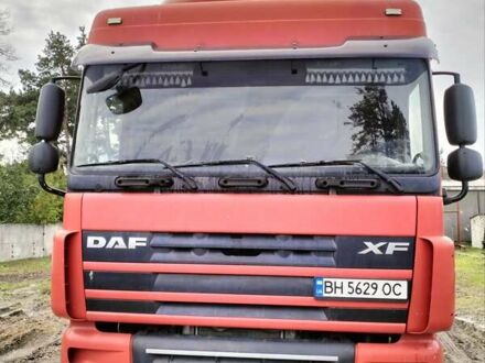 Красный Даф XF 105, объемом двигателя 12.9 л и пробегом 970 тыс. км за 14300 $, фото 1 на Automoto.ua