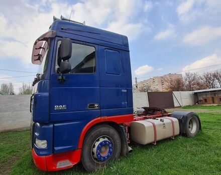 Синий Даф XF 105, объемом двигателя 12.9 л и пробегом 800 тыс. км за 12000 $, фото 1 на Automoto.ua