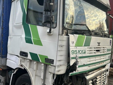 Даф XF 95 2000 в Виннице на Automoto.ua Белый Даф XF 95, объемом двигателя 12.58 л и пробегом 474 тыс. км за 7000 $, фото 1 на Automoto.ua