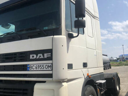 Даф XF 95 2001 в Киеве на Automoto.ua Белый Даф XF 95, объемом двигателя 12.1 л и пробегом 716 тыс. км за 5600 $, фото 1 на Automoto.ua