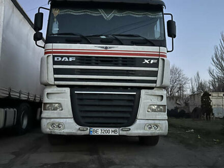 Даф XF 95 2003 в Николаеве на Automoto.ua Белый Даф XF 95, объемом двигателя 12.58 л и пробегом 2 тыс. км за 8000 $, фото 1 на Automoto.ua