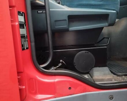 Красный Даф XF 95, объемом двигателя 12.58 л и пробегом 789 тыс. км за 18000 $, фото 150 на Automoto.ua