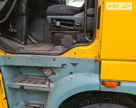 Желтый Даф XF 95, объемом двигателя 12.58 л и пробегом 500 тыс. км за 6500 $, фото 4 на Automoto.ua