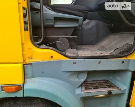 Желтый Даф XF 95, объемом двигателя 12.58 л и пробегом 500 тыс. км за 6500 $, фото 5 на Automoto.ua