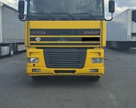 Даф XF 95 2000 у Дніпро (Дніпропетровську) на Automoto.ua Жовтий Даф XF 95, об'ємом двигуна 0 л та пробігом 1000 тис. км за 5000 $, фото 1 на Automoto.ua