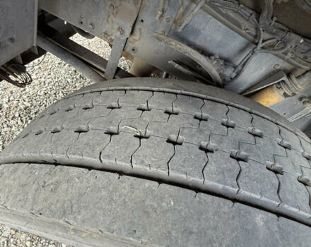 Синий Даф XF 95, объемом двигателя 12.6 л и пробегом 305 тыс. км за 18500 $, фото 3 на Automoto.ua