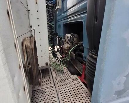 Синий Даф XF 95, объемом двигателя 12.58 л и пробегом 680 тыс. км за 14700 $, фото 4 на Automoto.ua