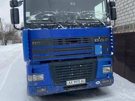 Даф XF 95 1999 в Змиеве на Automoto.ua Синий Даф XF 95, объемом двигателя 12.6 л и пробегом 1 тыс. км за 14000 $, фото 1 на Automoto.ua