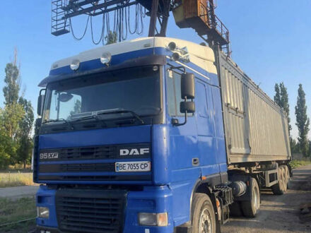 Даф XF 95 2002 у Миколаєві на Automoto.ua Синій Даф XF 95, об'ємом двигуна 12.6 л та пробігом 400 тис. км за 4600 $, фото 1 на Automoto.ua
