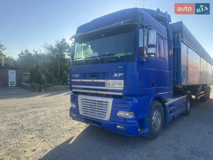Синий Даф XF 95, объемом двигателя 12.58 л и пробегом 180 тыс. км за 12000 $, фото 1 на Automoto.ua