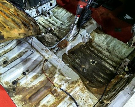 Белый Дайхатсу Шарада, объемом двигателя 1 л и пробегом 400 тыс. км за 550 $, фото 6 на Automoto.ua