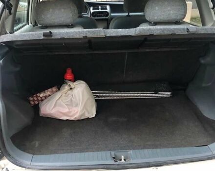 Білий Дайхатсу Sirion, об'ємом двигуна 1 л та пробігом 166 тис. км за 3300 $, фото 6 на Automoto.ua
