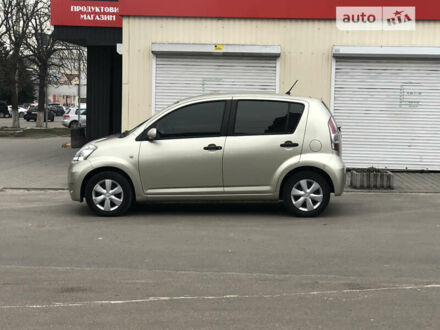 Бежевий Дайхатсу Sirion, об'ємом двигуна 1.3 л та пробігом 65 тис. км за 7200 $, фото 1 на Automoto.ua