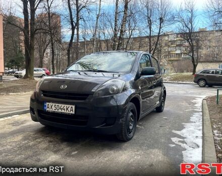 Чорний Дайхатсу Sirion, об'ємом двигуна 1.3 л та пробігом 211 тис. км за 4250 $, фото 4 на Automoto.ua