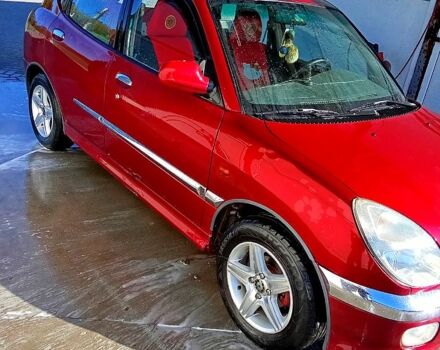 Червоний Дайхатсу Sirion, об'ємом двигуна 1.3 л та пробігом 1 тис. км за 4300 $, фото 3 на Automoto.ua