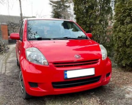 Червоний Дайхатсу Sirion, об'ємом двигуна 1 л та пробігом 118 тис. км за 5000 $, фото 5 на Automoto.ua