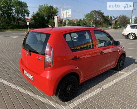 Червоний Дайхатсу Sirion, об'ємом двигуна 1 л та пробігом 79 тис. км за 5599 $, фото 8 на Automoto.ua