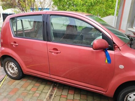 Червоний Дайхатсу Sirion, об'ємом двигуна 1.3 л та пробігом 160 тис. км за 2512 $, фото 1 на Automoto.ua