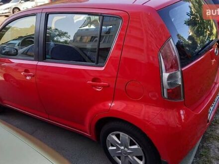 Красный Дайхатсу Сирион, объемом двигателя 1.3 л и пробегом 187 тыс. км за 5700 $, фото 1 на Automoto.ua