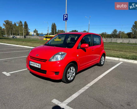 Червоний Дайхатсу Sirion, об'ємом двигуна 1 л та пробігом 155 тис. км за 3300 $, фото 1 на Automoto.ua