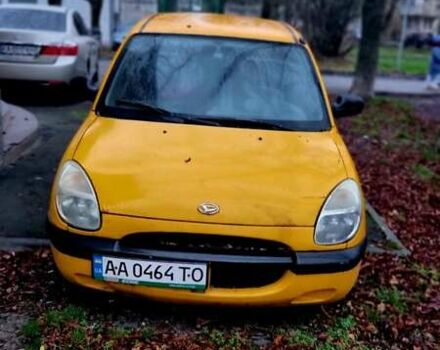 Желтый Дайхатсу Сирион, объемом двигателя 1 л и пробегом 220 тыс. км за 1700 $, фото 5 на Automoto.ua