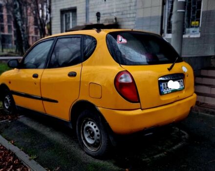 Желтый Дайхатсу Сирион, объемом двигателя 1 л и пробегом 220 тыс. км за 1700 $, фото 3 на Automoto.ua