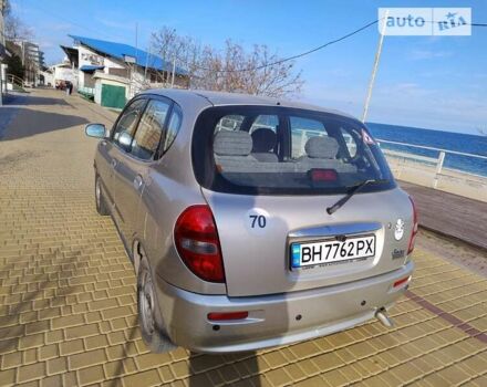 Сірий Дайхатсу Sirion, об'ємом двигуна 0.99 л та пробігом 190 тис. км за 3500 $, фото 3 на Automoto.ua