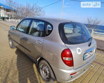 Сірий Дайхатсу Sirion, об'ємом двигуна 0.99 л та пробігом 190 тис. км за 3500 $, фото 2 на Automoto.ua