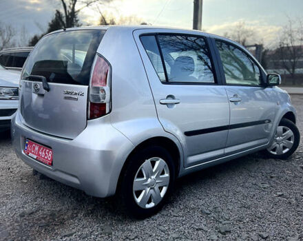 Серый Дайхатсу Сирион, объемом двигателя 1.3 л и пробегом 190 тыс. км за 6300 $, фото 4 на Automoto.ua
