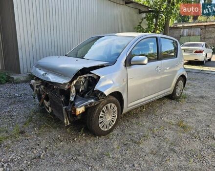 Сірий Дайхатсу Sirion, об'ємом двигуна 1.3 л та пробігом 180 тис. км за 1700 $, фото 5 на Automoto.ua