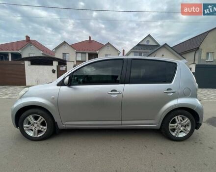 Серый Дайхатсу Сирион, объемом двигателя 1.3 л и пробегом 230 тыс. км за 5250 $, фото 5 на Automoto.ua