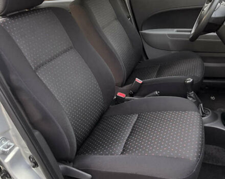 Серый Дайхатсу Сирион, объемом двигателя 1 л и пробегом 214 тыс. км за 4150 $, фото 18 на Automoto.ua