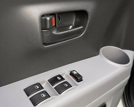 Серый Дайхатсу Сирион, объемом двигателя 1 л и пробегом 214 тыс. км за 4150 $, фото 13 на Automoto.ua