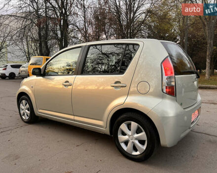 Серый Дайхатсу Сирион, объемом двигателя 1 л и пробегом 214 тыс. км за 4150 $, фото 7 на Automoto.ua