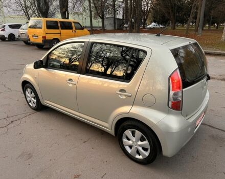 Серый Дайхатсу Сирион, объемом двигателя 1 л и пробегом 214 тыс. км за 4350 $, фото 1 на Automoto.ua